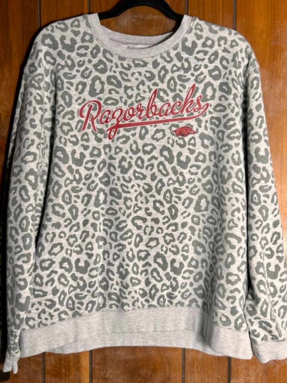 Hanes Arkansas Razorbacks Crew Neck Womens Sz XL Leopard Print Sweatshirt